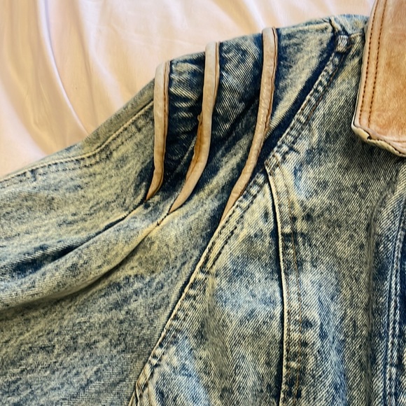 Jean jacket - Picture 3 of 4
